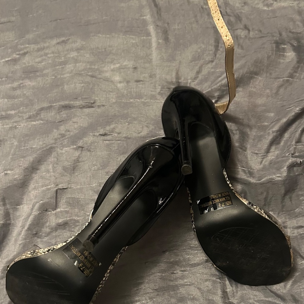 Qupid Faux Snakeskin Heels W/ Gold Strap - Picture 4 of 4